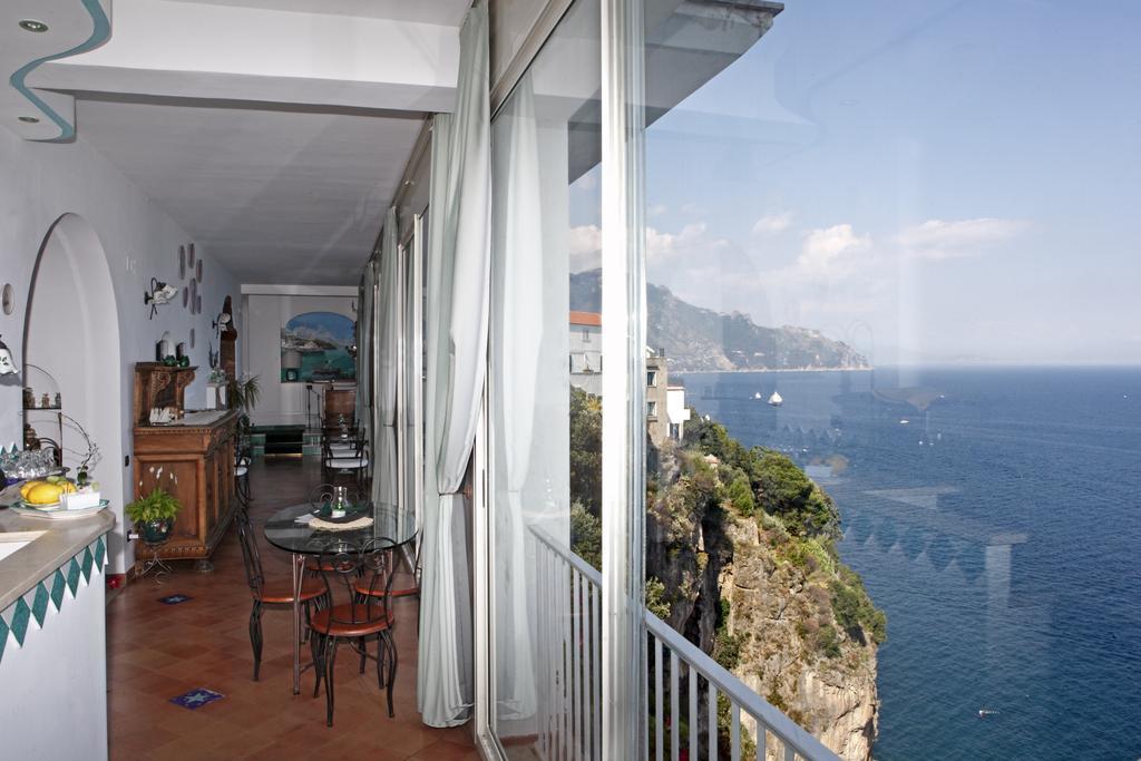 Hotel La Ninfa Amalfi Exterior photo